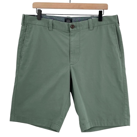 NEW J. Crew Men's 10.5" Stretch Chino Flat Front Shorts Sold Out Color Green 34" - Picture 2 of 10